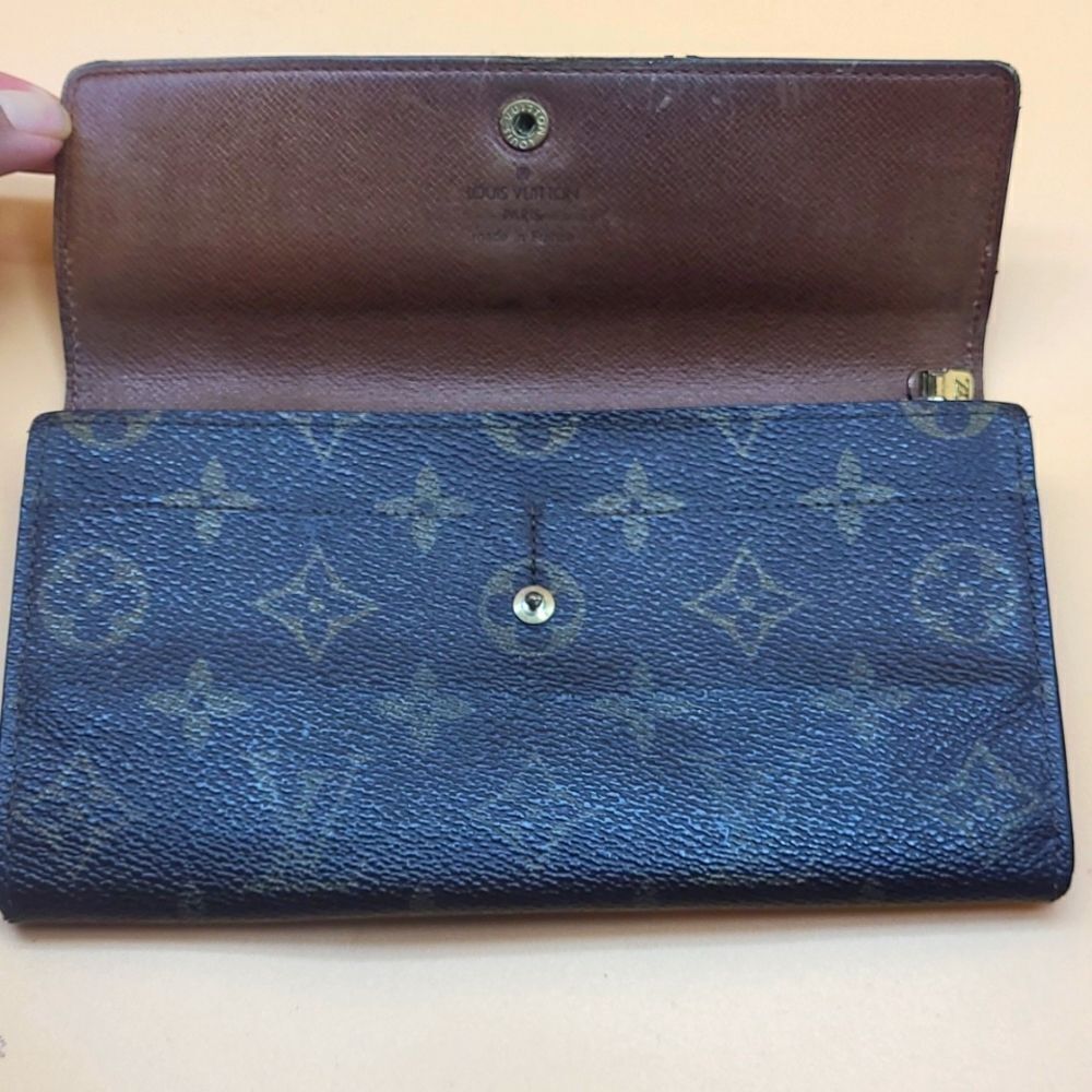 Authentic Louis Vuitton Monogram Wallet - Picture 4 of 11